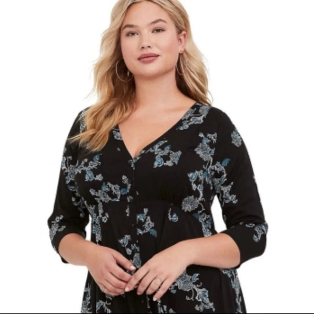 Torrid Black Floral Hi-Lo Challis Dress - Picture 4 of 8